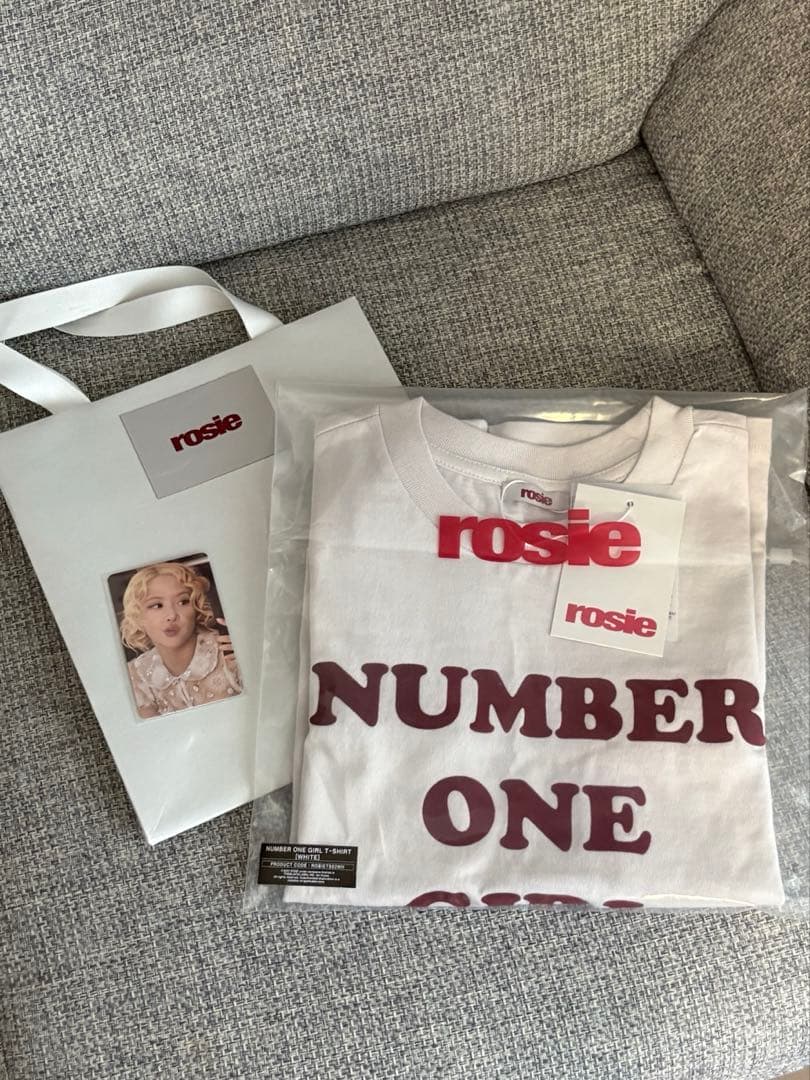 【1月末までの出品】NUMBERONEGIRL TシャツBLACKPINK ロゼ