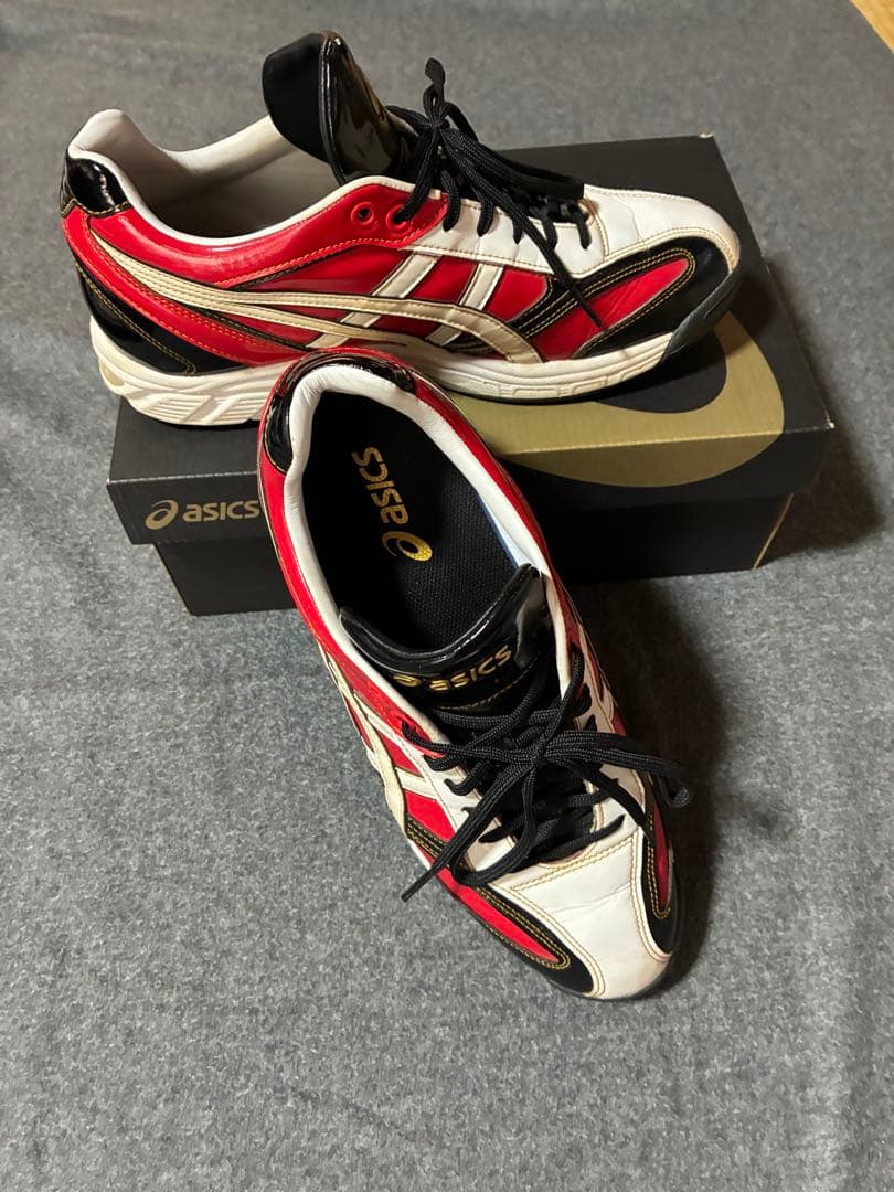 アシックス野球トレーニングシューズ
