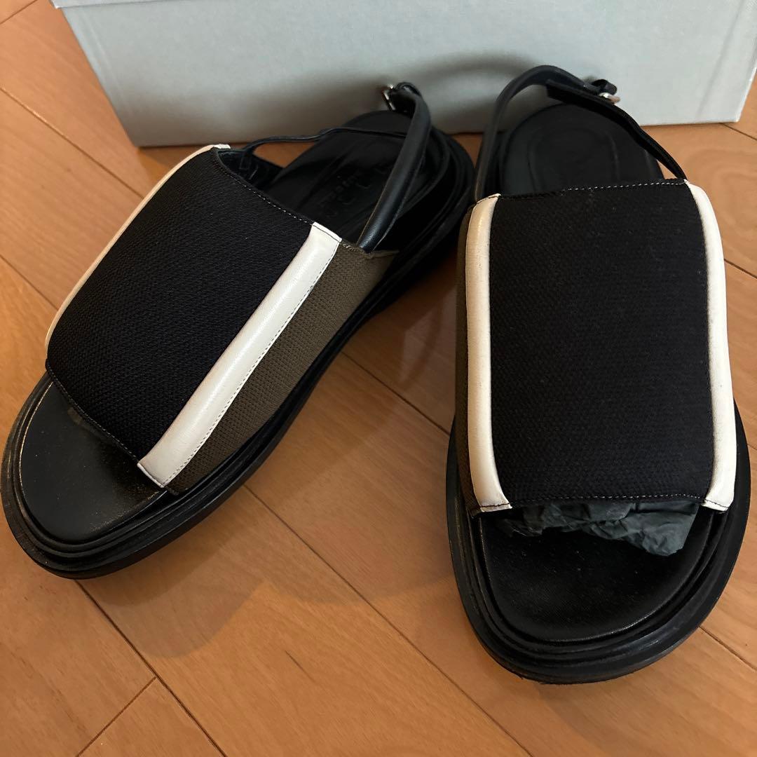 MARNI マルニサンダル ブラック・ホワイト カーキ箱付き37