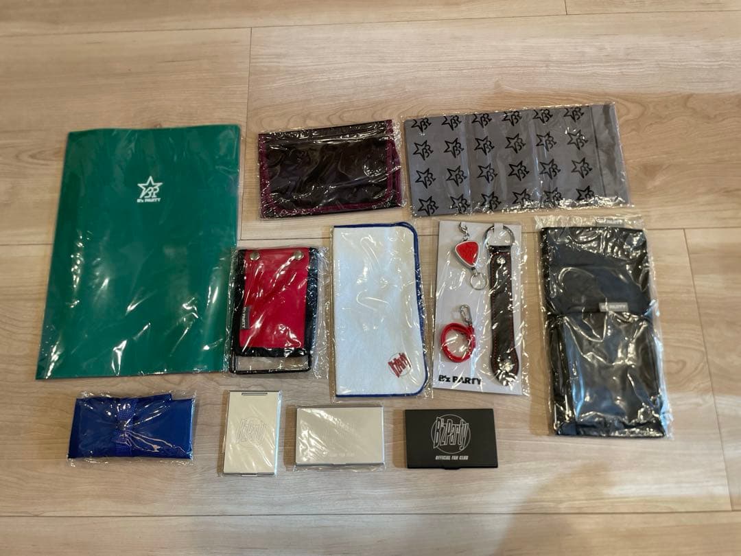 B'zグッズまとめ売り　会報・ツアーパンフ・その他グッズ色々