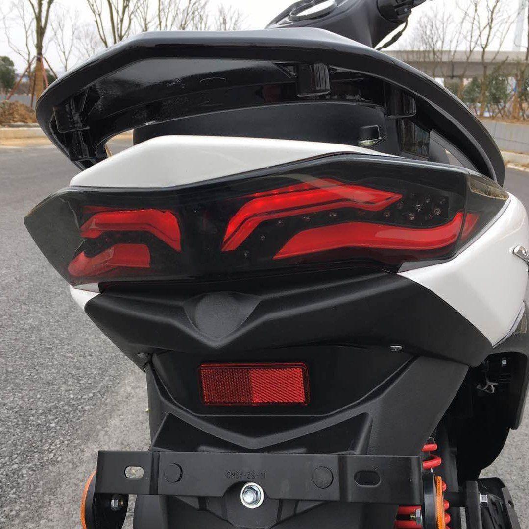 シグナス3型　テールランプ