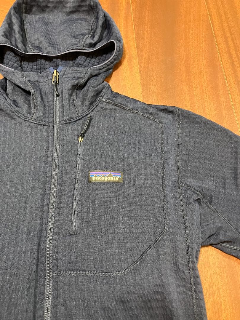 パタゴニア R1 フルジップ フーディ ネイビー M （１回のみ着用）