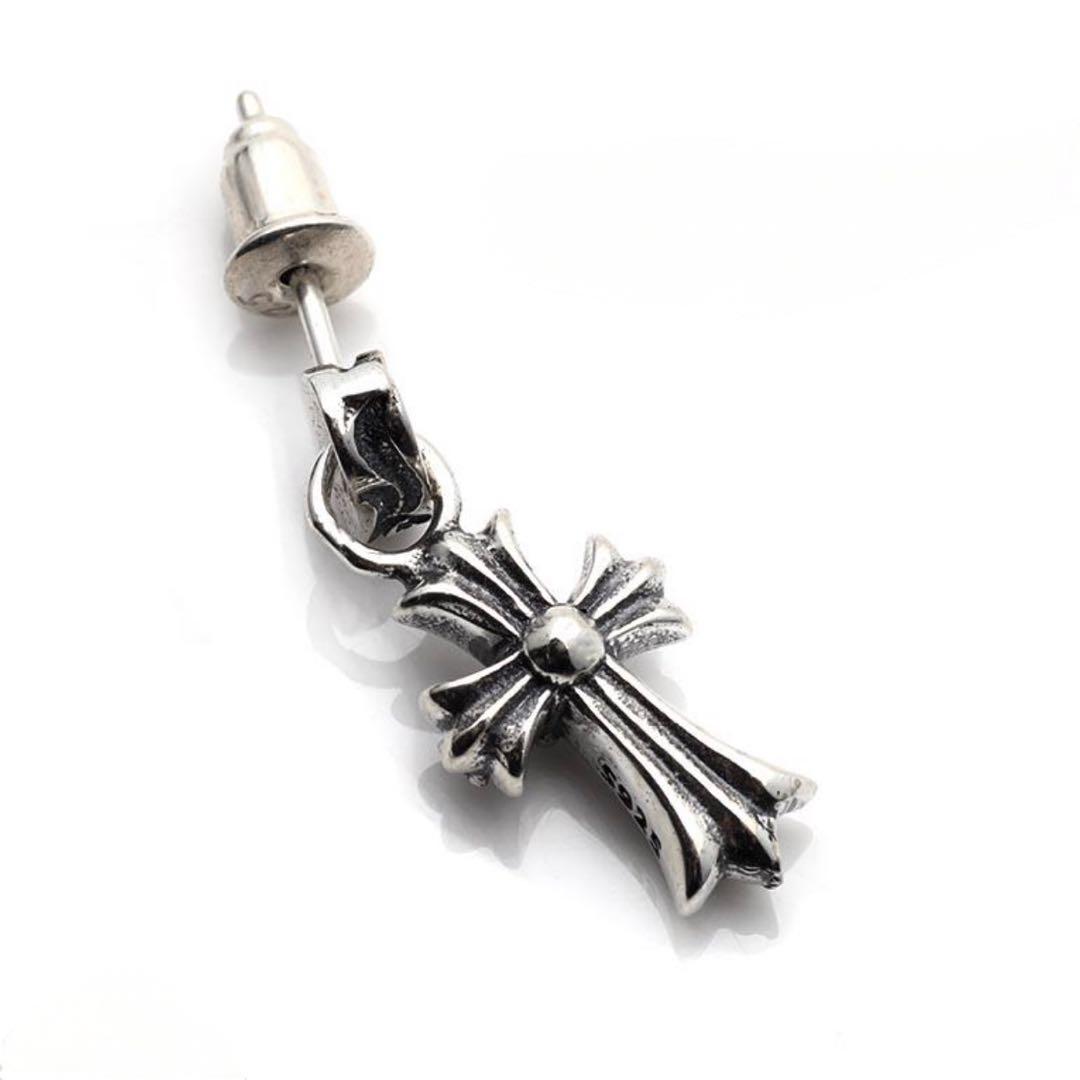 シルバー925 クロス型ピアス 唐草 シルバー 銀 両耳用 CZ ベビーファット