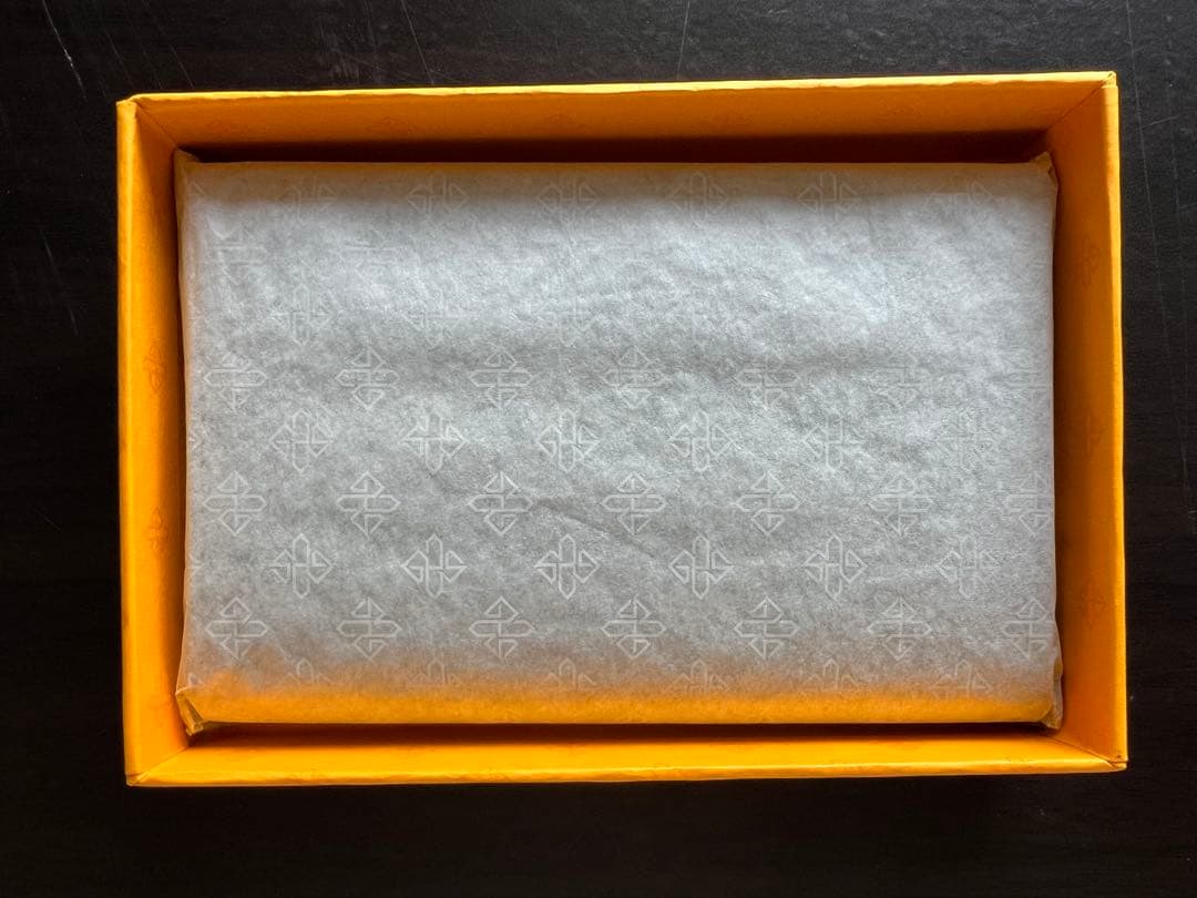 【匿名希望】ETTINGER 名刺入れ（ホワイト×ブラック）