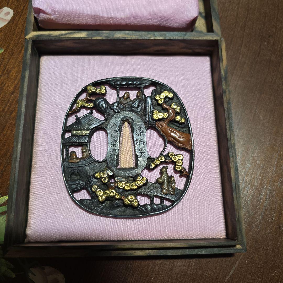 藻柄子入道宗典の鍔　秀逸 刀装具 銘：江州彦根住 藻柄子入道宗典製