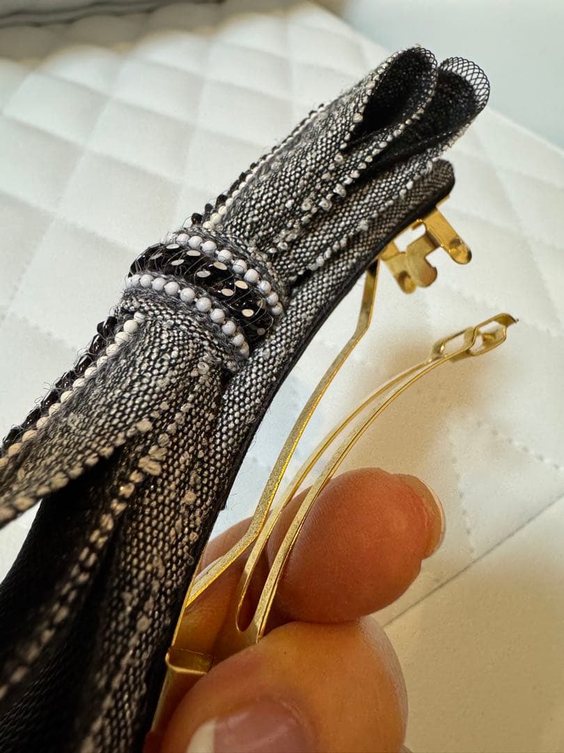 アレクサンドルドゥパリヘアバレッタ　ビジュー×レース×モノトーンデザイン