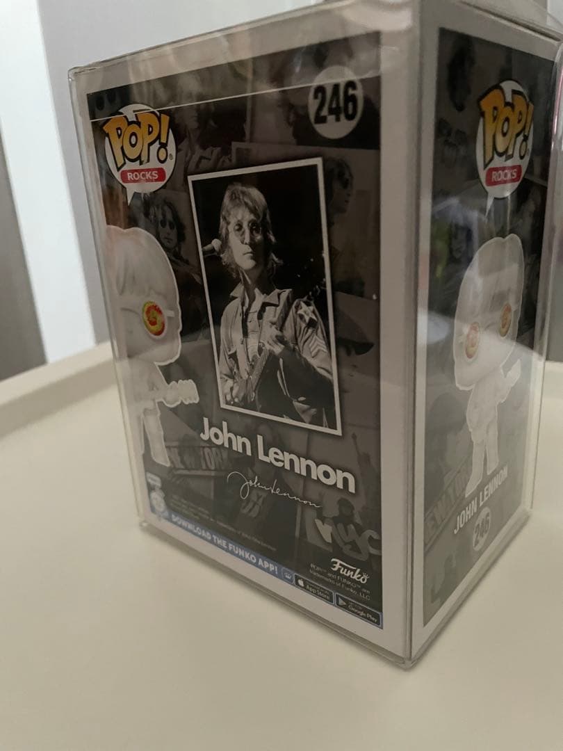 ビートルズ　ジョンレノン　フィギュア