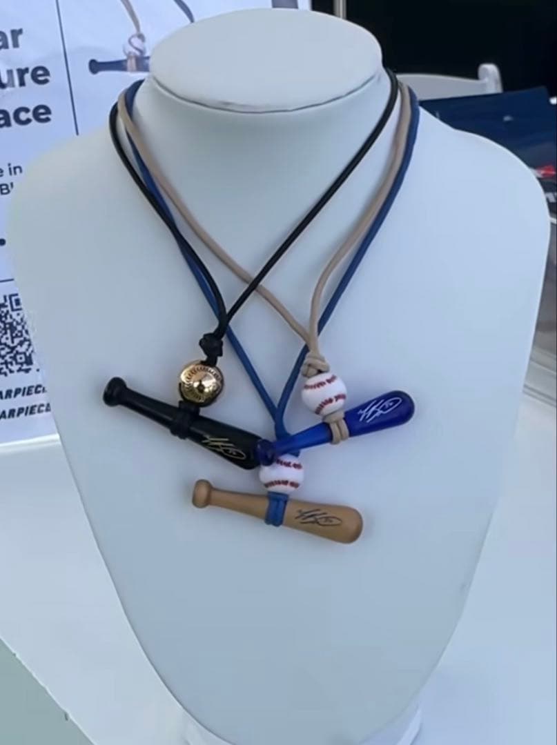 Legacy All Star Necklace ブラック ムーキーベッツ