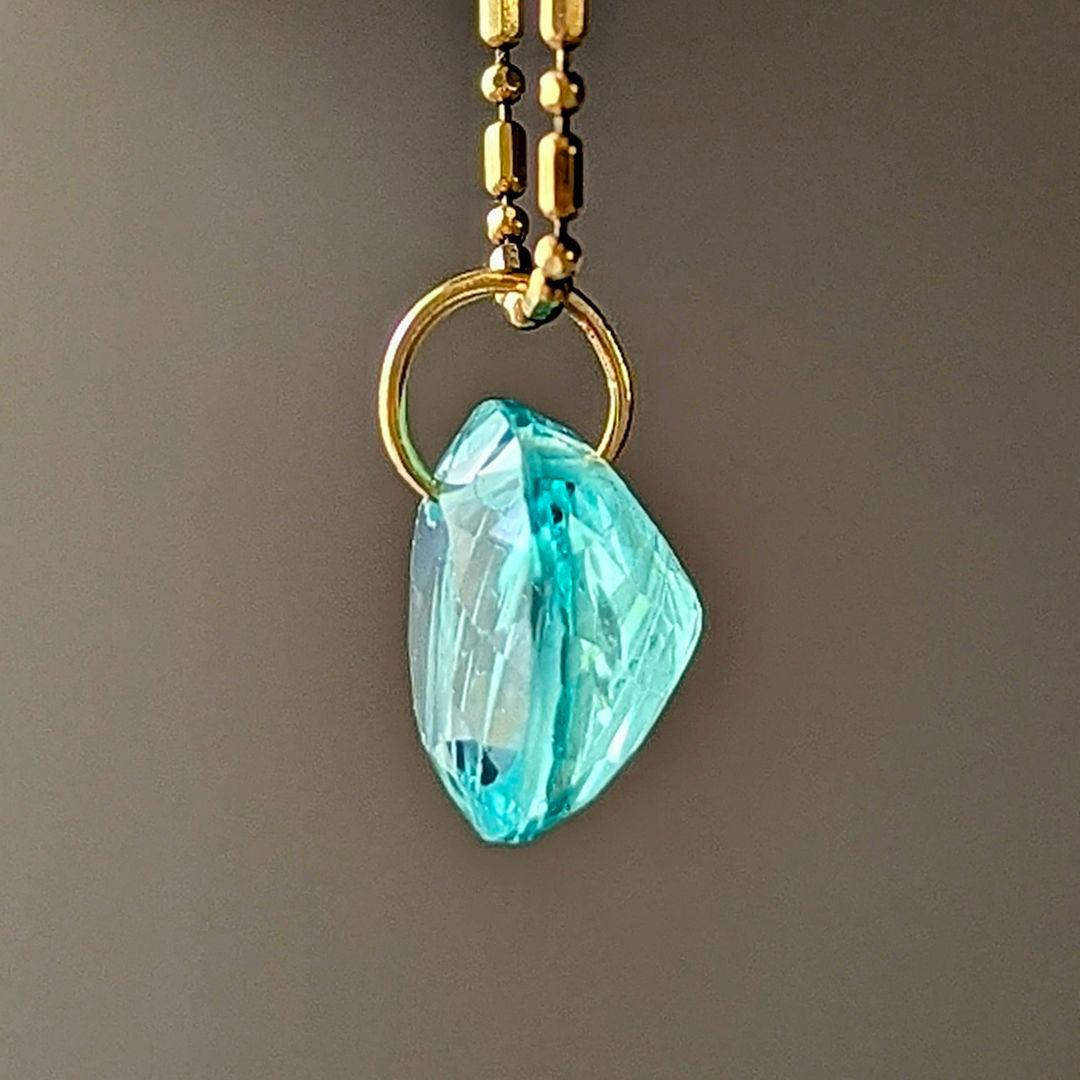 ♢N♢訳あり♢K18 アパタイト 3.97ct チャーム ペンダントトップ