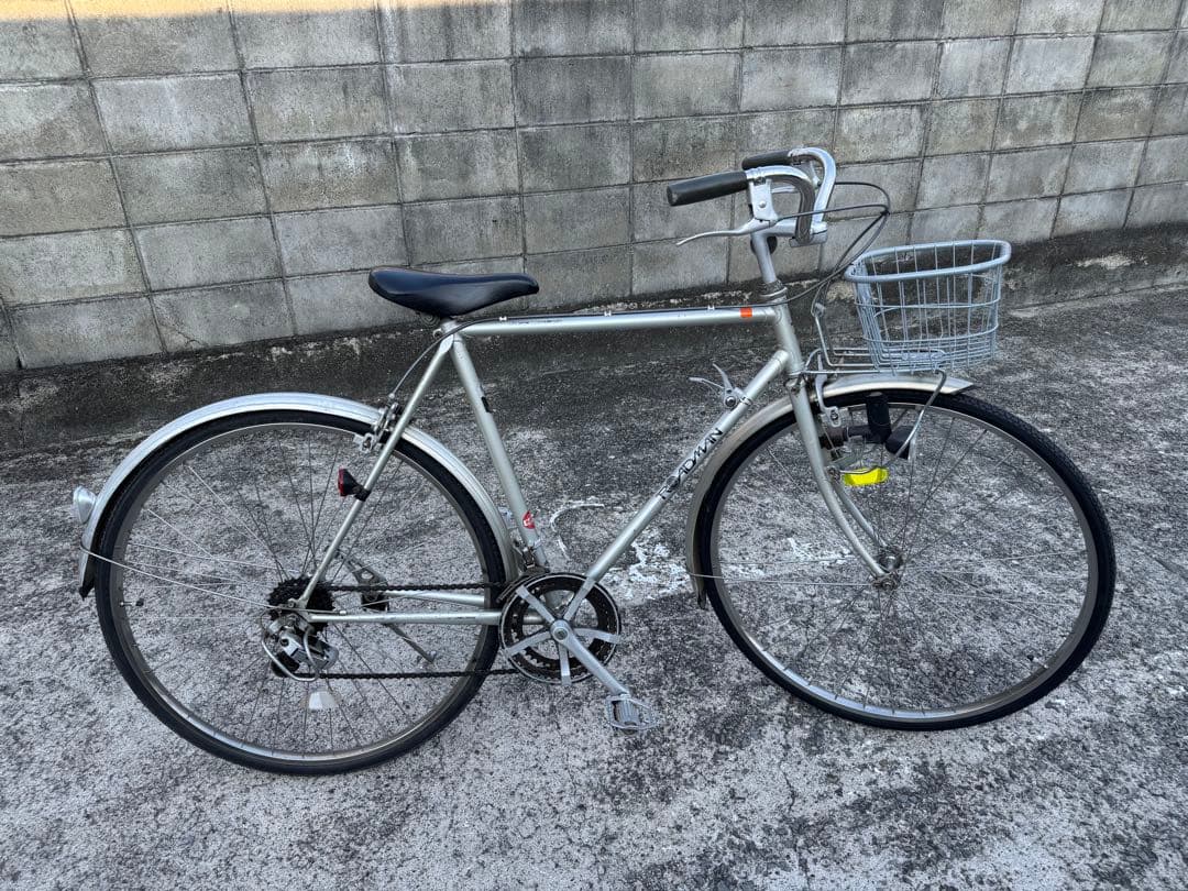 【引き取り限定】ブリヂストン　ロードマン RM-704 タイヤ付き