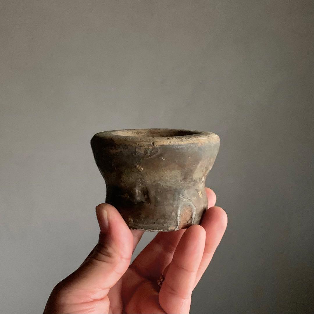 陶製の 小さな 乳鉢 臼 あるいは中国の化粧道具 古道具 アンティーク オブジェ