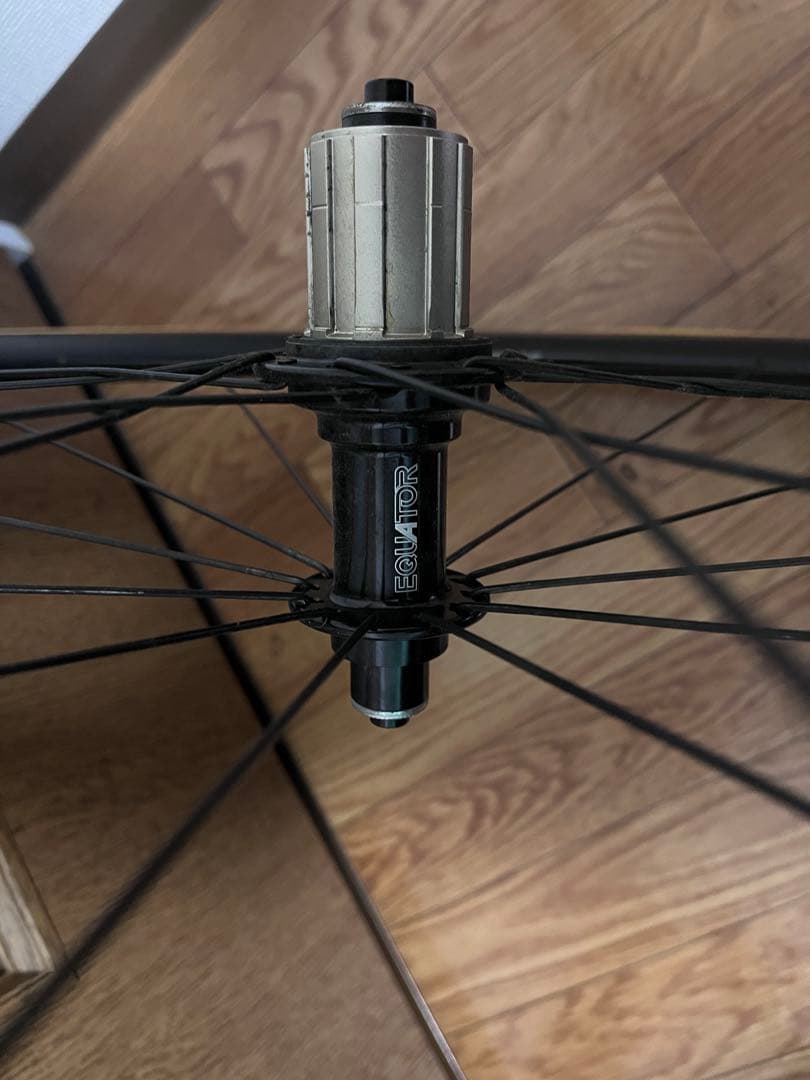 ノーブランド カーボンホイール チューブラー シマノ11s タイヤ付き