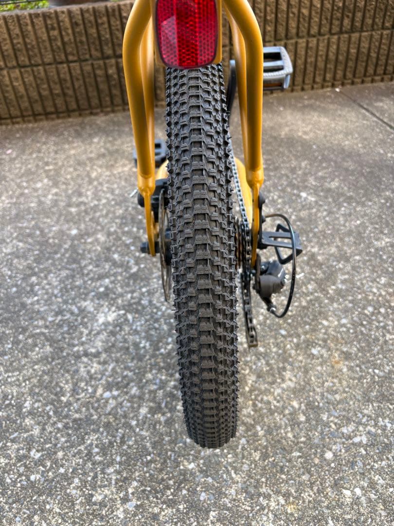 イエローバイク 小径タイヤ フロントバスケット付き