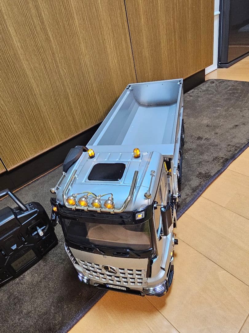 タミヤ　ベンツ AROCS　4151 8×4 フルオペレーション　セット