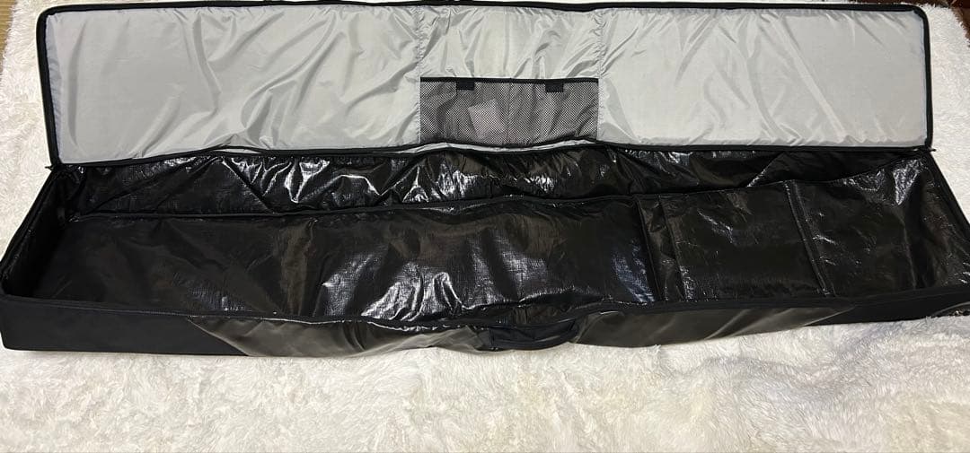 新品未使用 パタゴニア ブラックホールスノーローラー スノーボード スノーバッグ