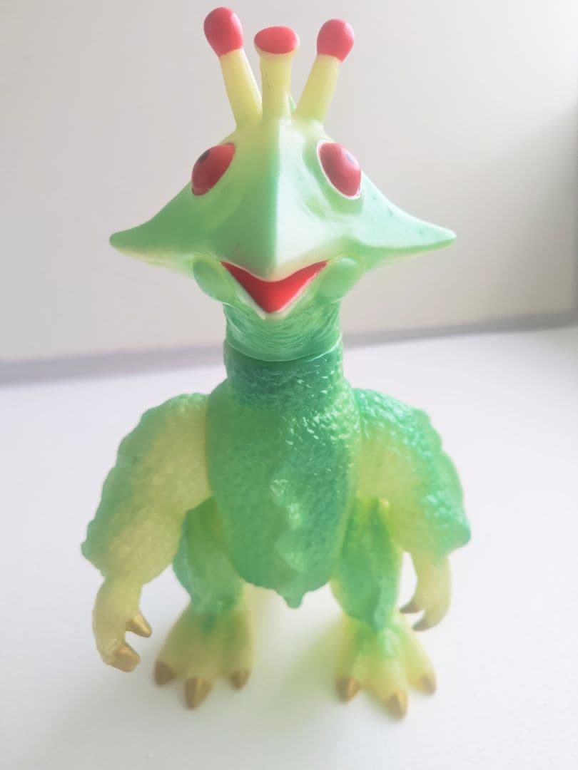 マルサン　ギララ蓄光　ソフビ