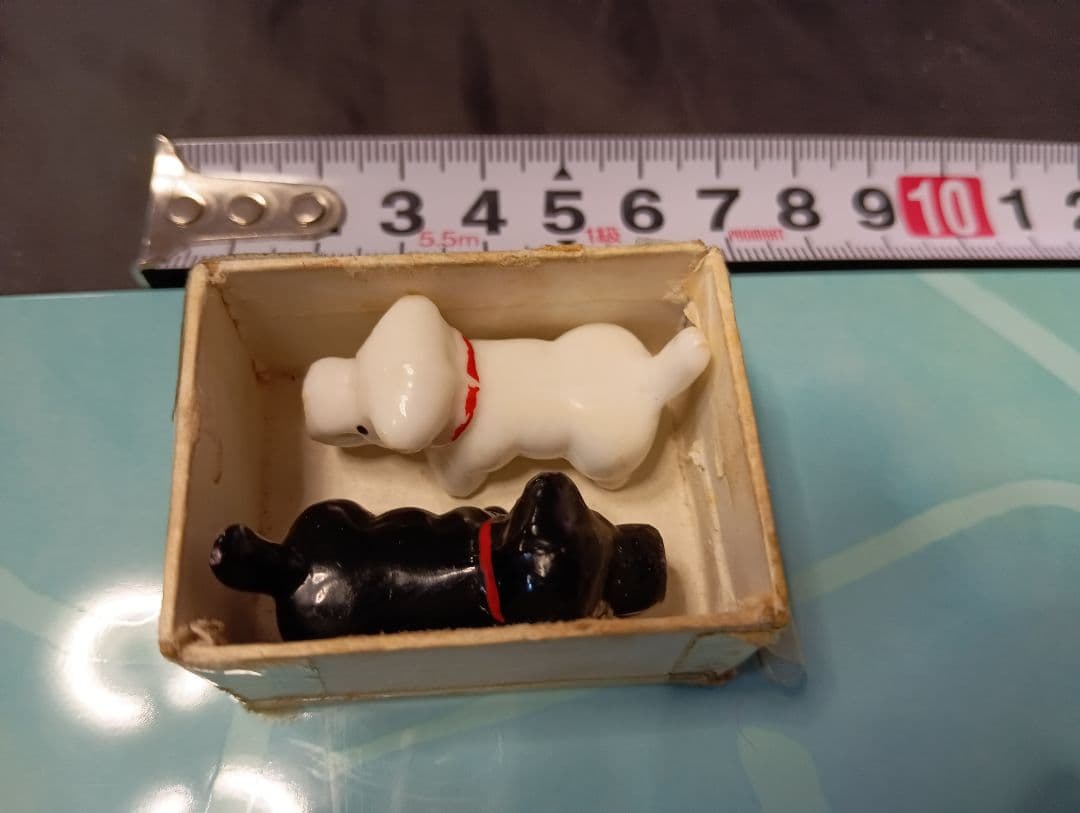 70年前の犬のおもちゃです。磁石でくっつきます。