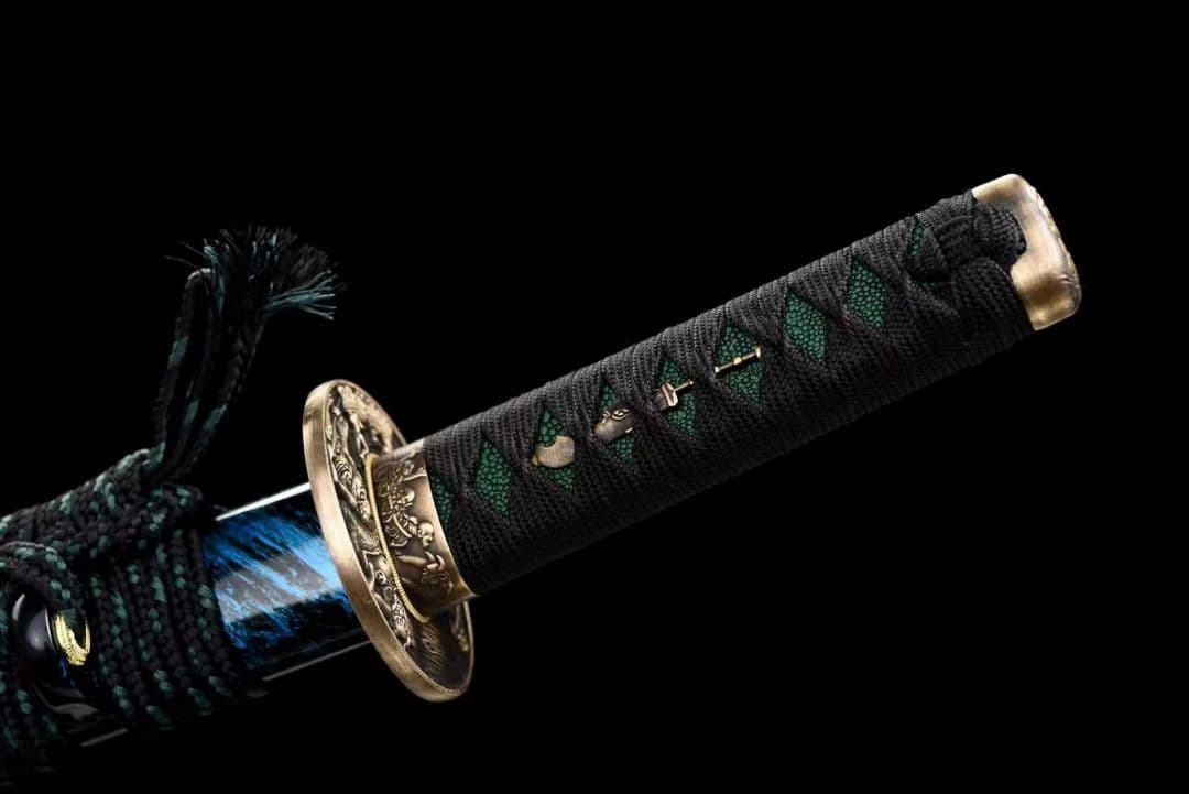 【鬼侍短刀】古兵器 武具 刀装具 日本刀　模造刀 居合刀 武士道 鑑賞用 美術刀