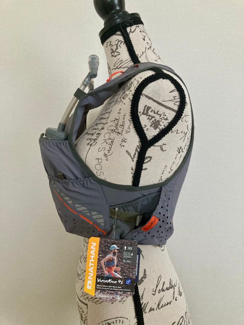 【新品未使用】ネイサン　ベイパーカー 4L メンズ（ボトル2本付属）　トレラン