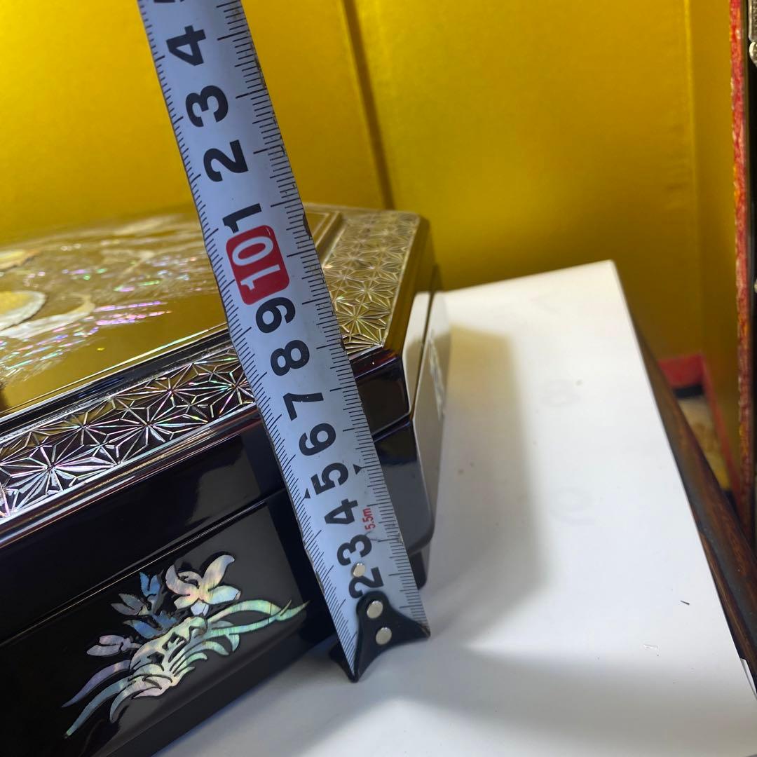 螺鈿細工，八角形 漆器 菓子器 鶴と松のデザイン