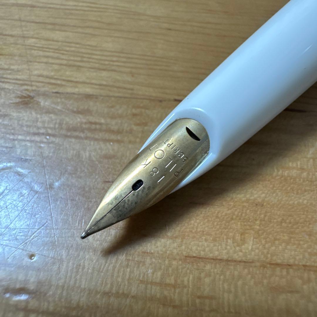 新品 廃盤 PILOT パイロット 万年筆 ELITE エリート 18k 細字