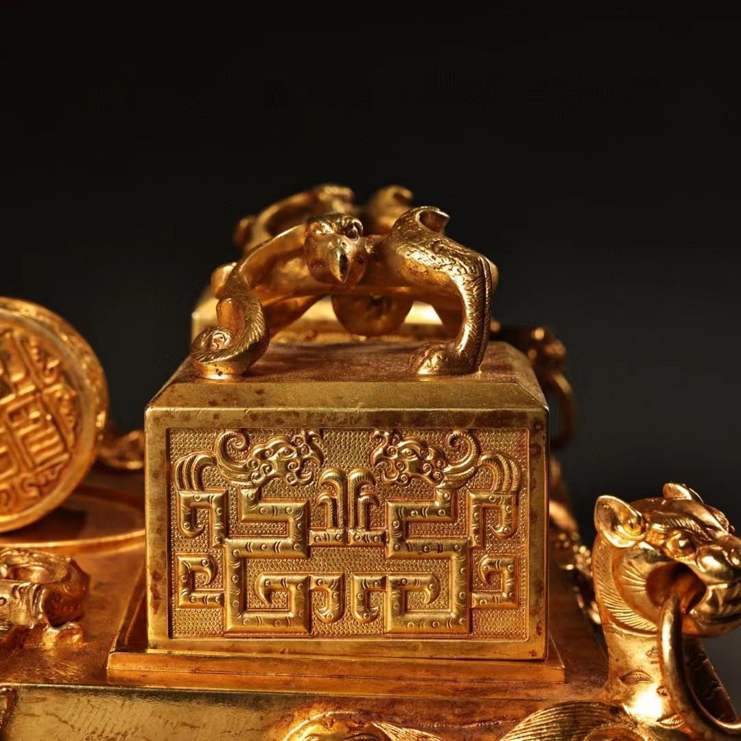中国古美術・旧蔵鏨刻鎏金の鳳印章と玉璽のセット・純銅製・高浮彫り・置物・風水開運