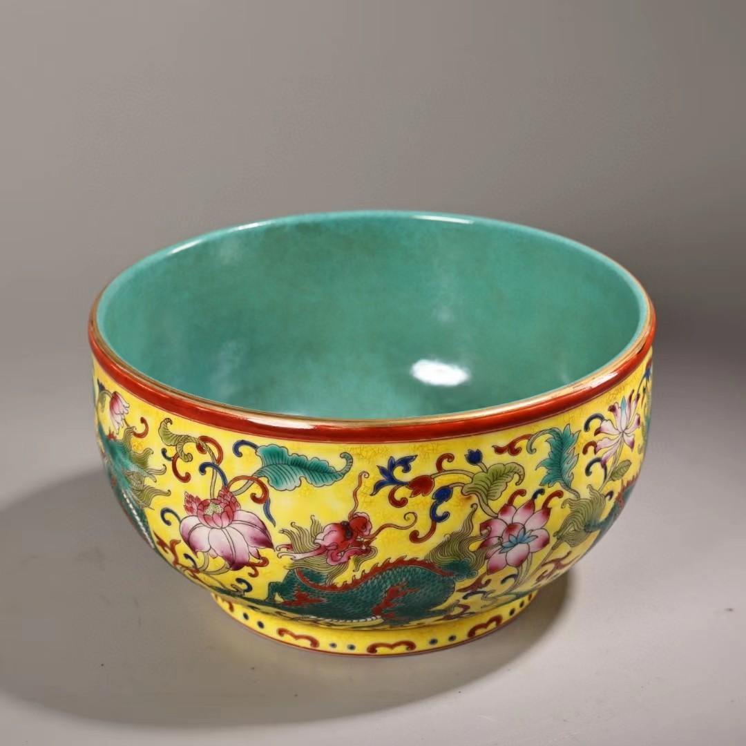 中国古美術・珍品旧蔵・七宝彩と粉彩磁器の碗・純手描き・箱付・置物・文房具・観賞皿