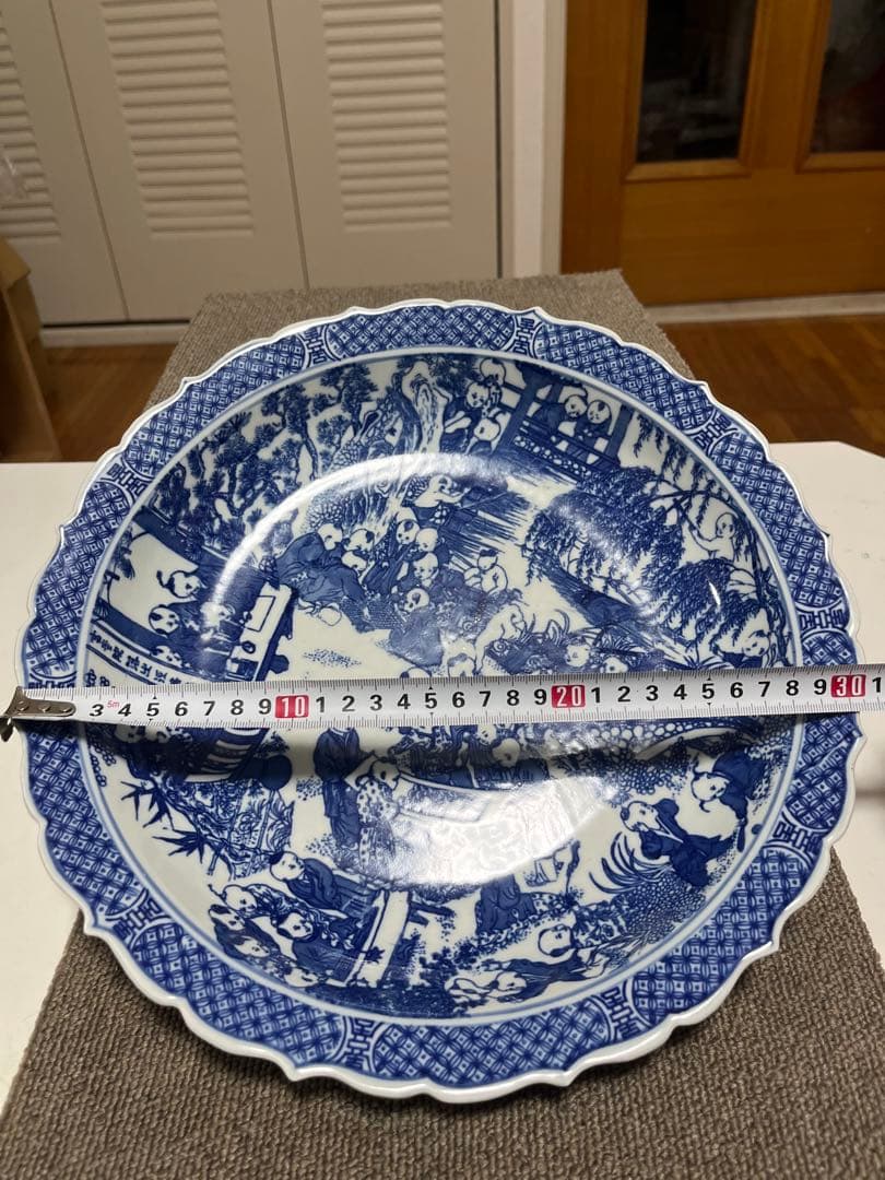 中国美術　中国染付人物文様　絵付大皿　中国ヴィンテージ 刻印あり