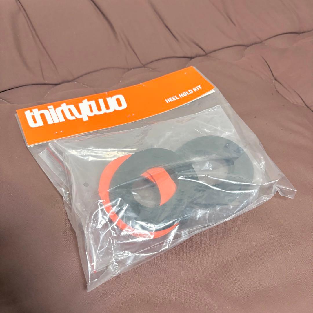 【新品未使用】thirty two★スノーボードブーツ★SANTA CRUZ★