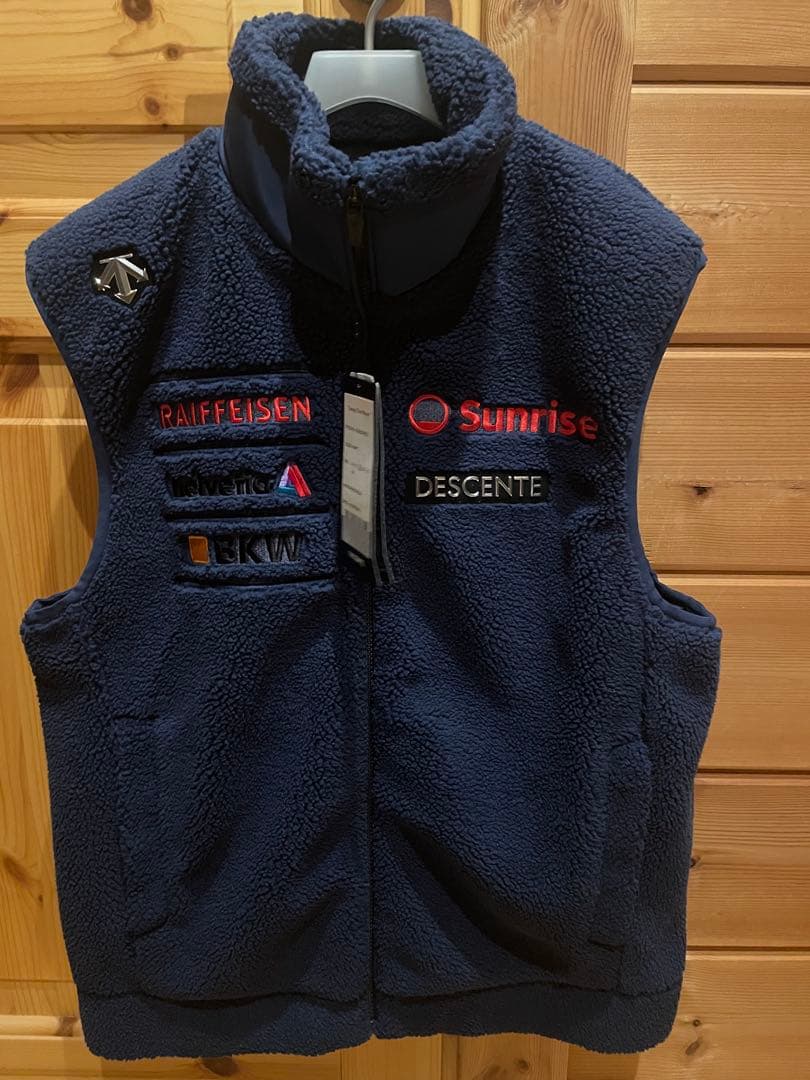 デサント　コリア　フリースベスト　日本未発売　韓国限定
