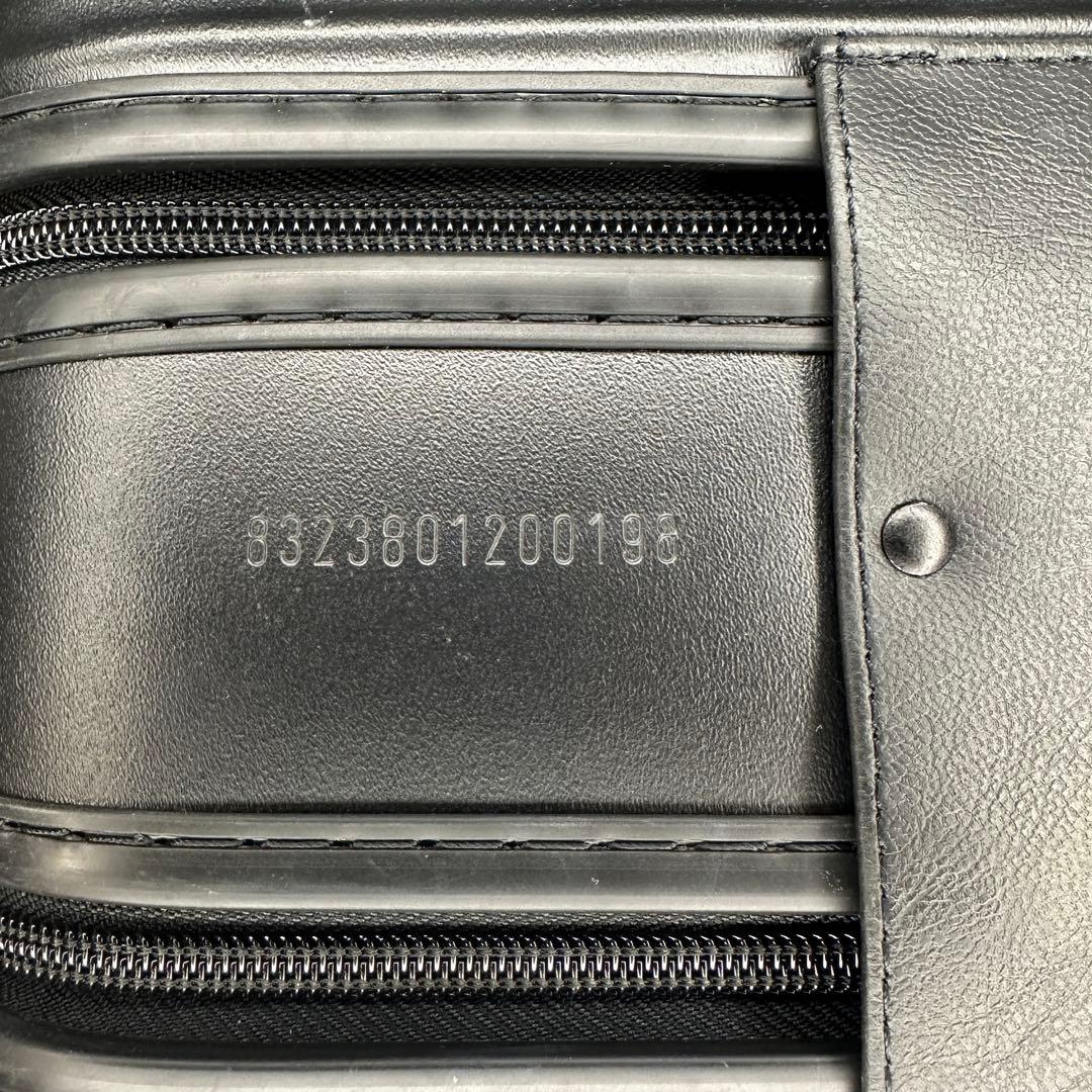 RIMOWA Salsa 832.38 ビューティーケース 13Lマットブラック