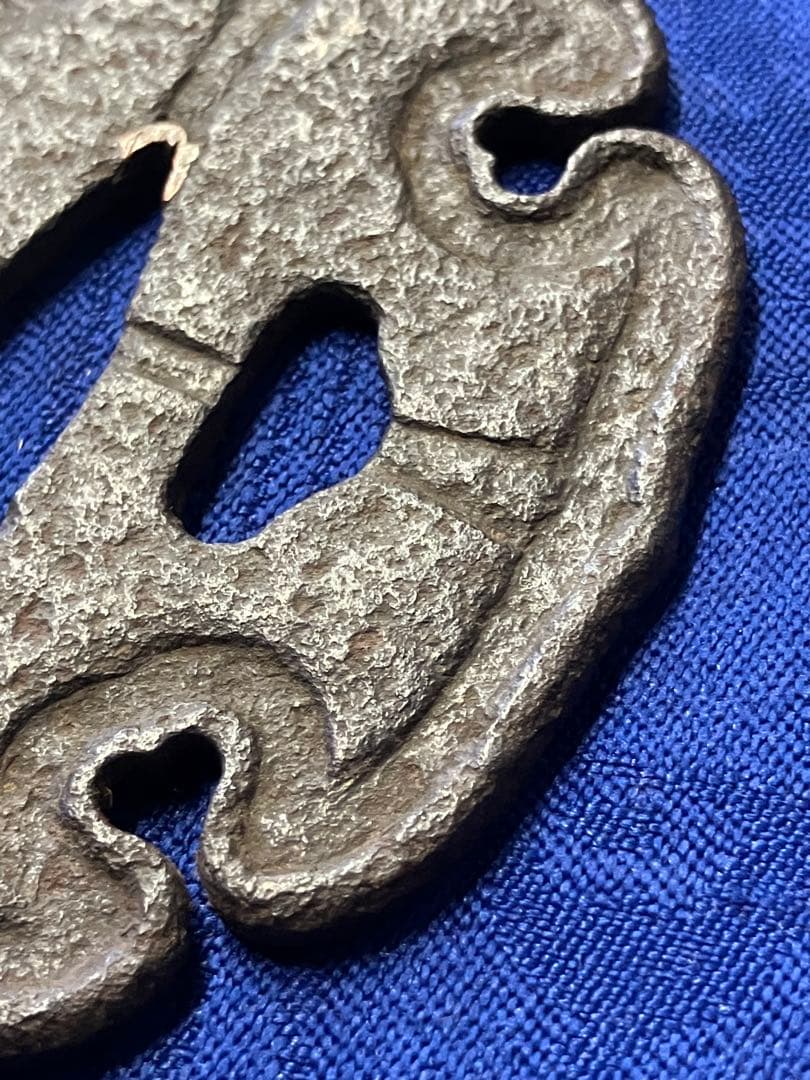 太刀鍔　鍔　日本刀　時代物　銀象嵌　鉄鍔