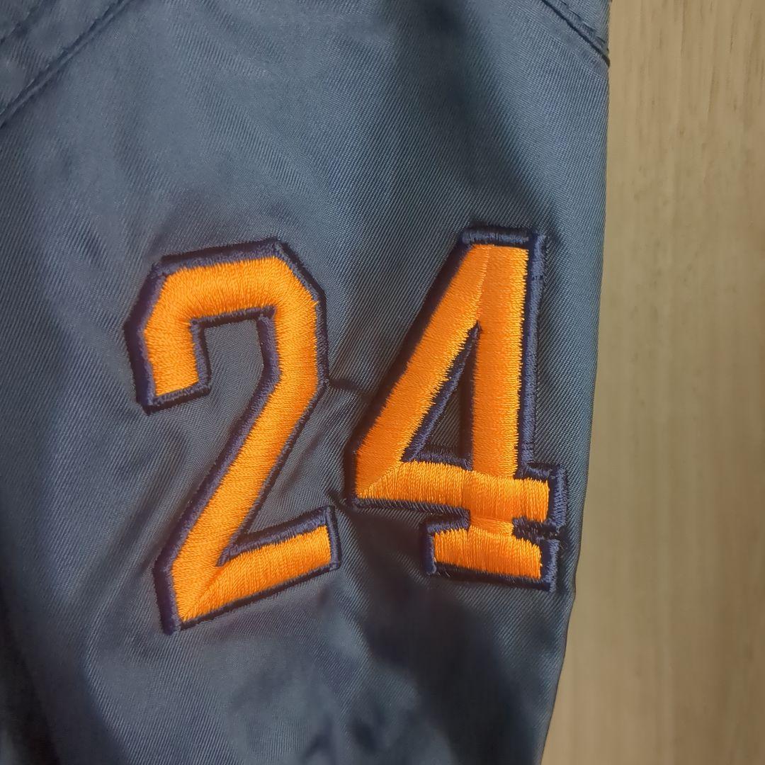 読売ジャイアンツ　巨人　ナイロンジャケット