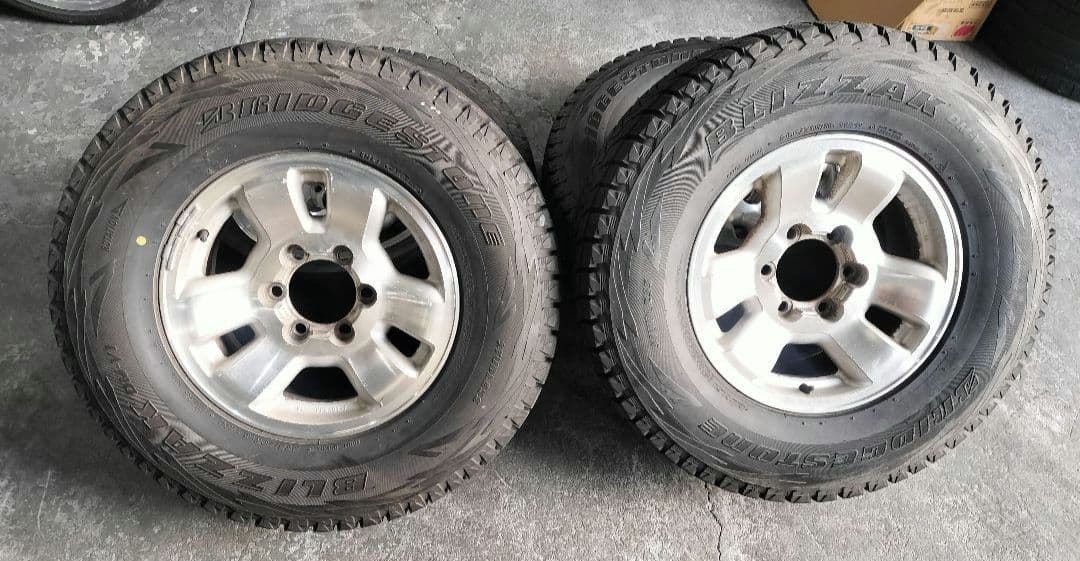 BS ブリザック 16インチタイヤセット　スタッドレス　ランクル　サーフ