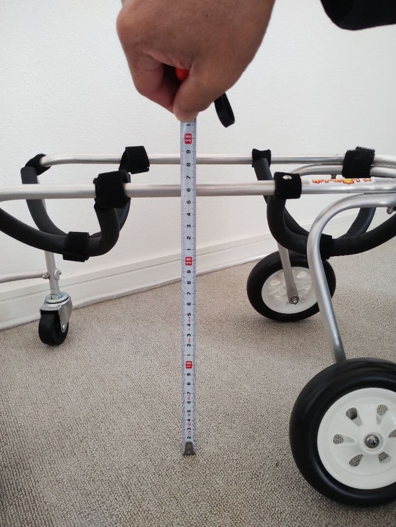 小型犬用車いす アルミ製（前方衝突防止フレーム有　リードなし）