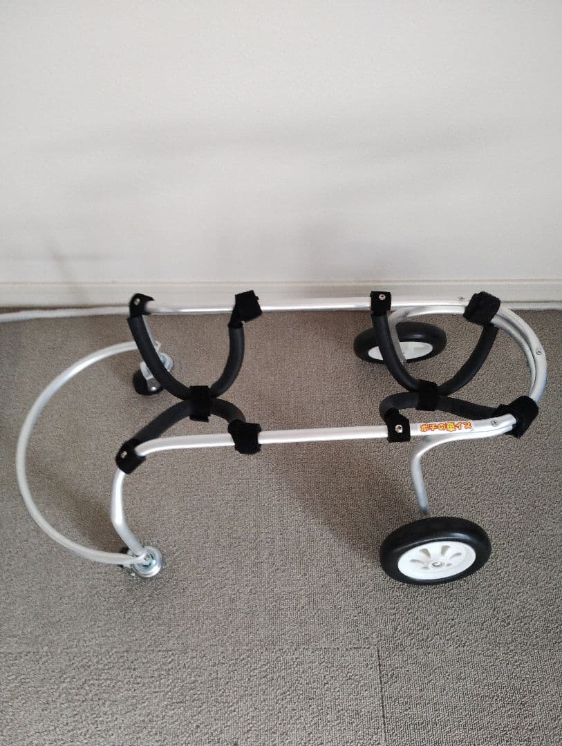 小型犬用車いす アルミ製（前方衝突防止フレーム有　リードなし）