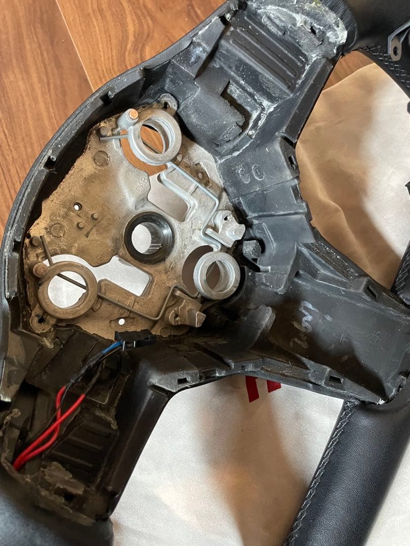 C*O様 【美品】テスラヨークハンドルAroham製（モデルY2022-23)