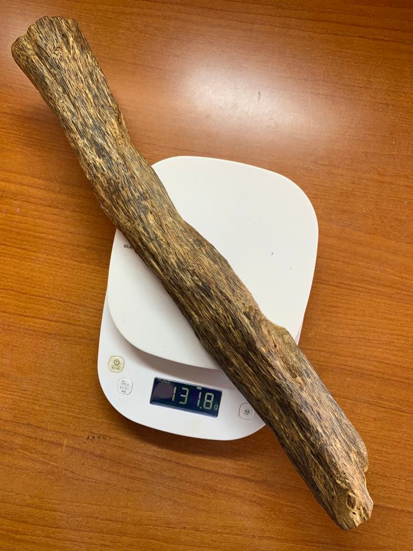 極上緑油伽羅 沈香原木 香木 重さ:131.8g (高ランク本物証明)