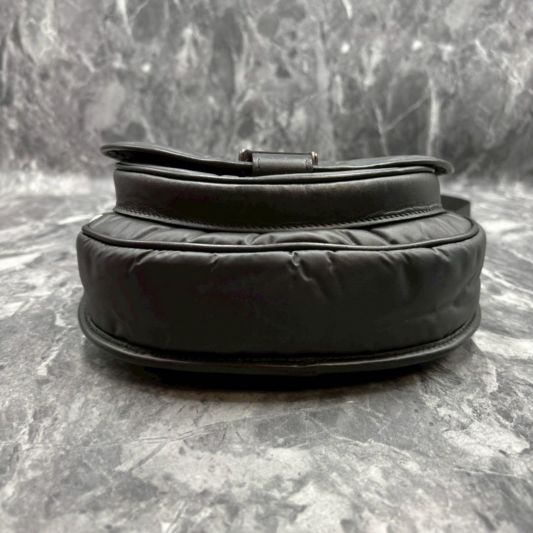 希望額✨ハンティングワールド　ショルダーバッグ　バチューサー