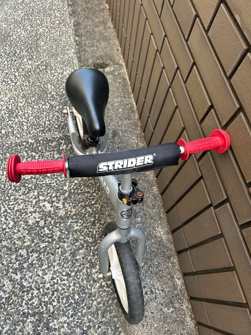 STRIDER PRO バランスバイク シルバー