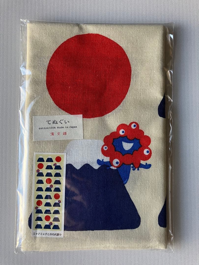 ミャクミャクと日の丸富士