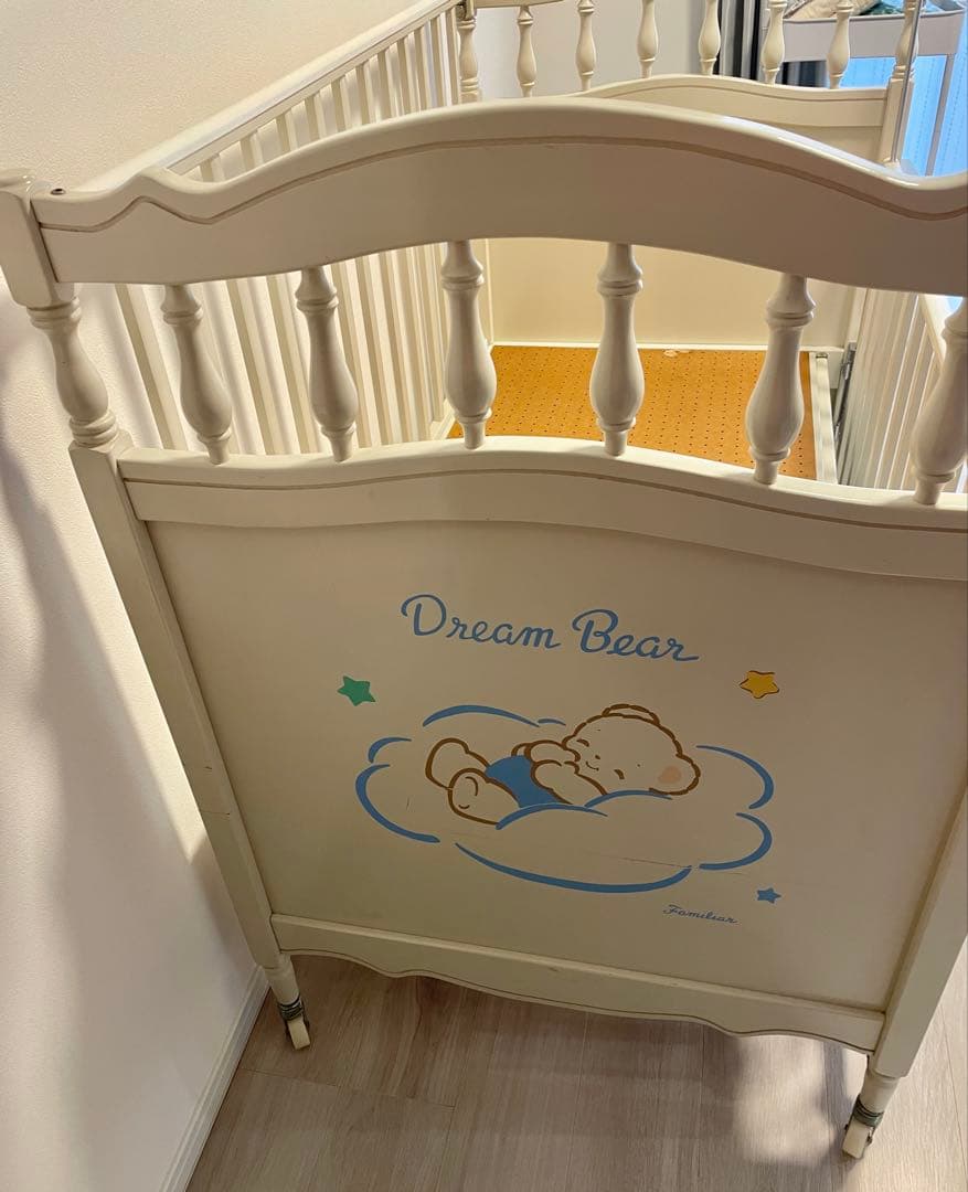 お値下げ！familiar ベビーベッド ファミちゃん絵柄