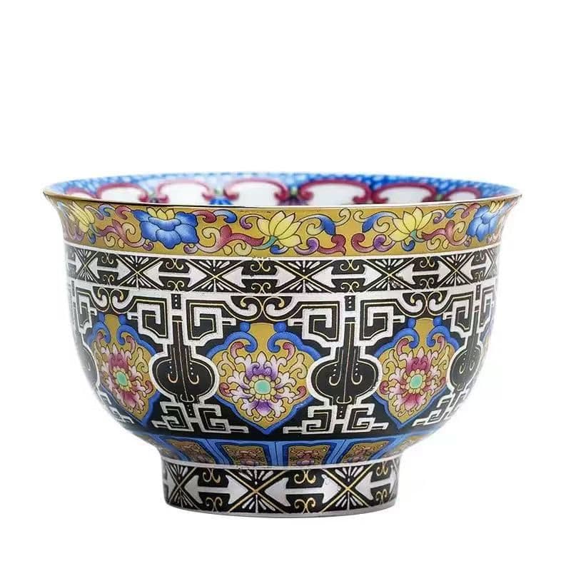 色鮮やかな陶器ボウル