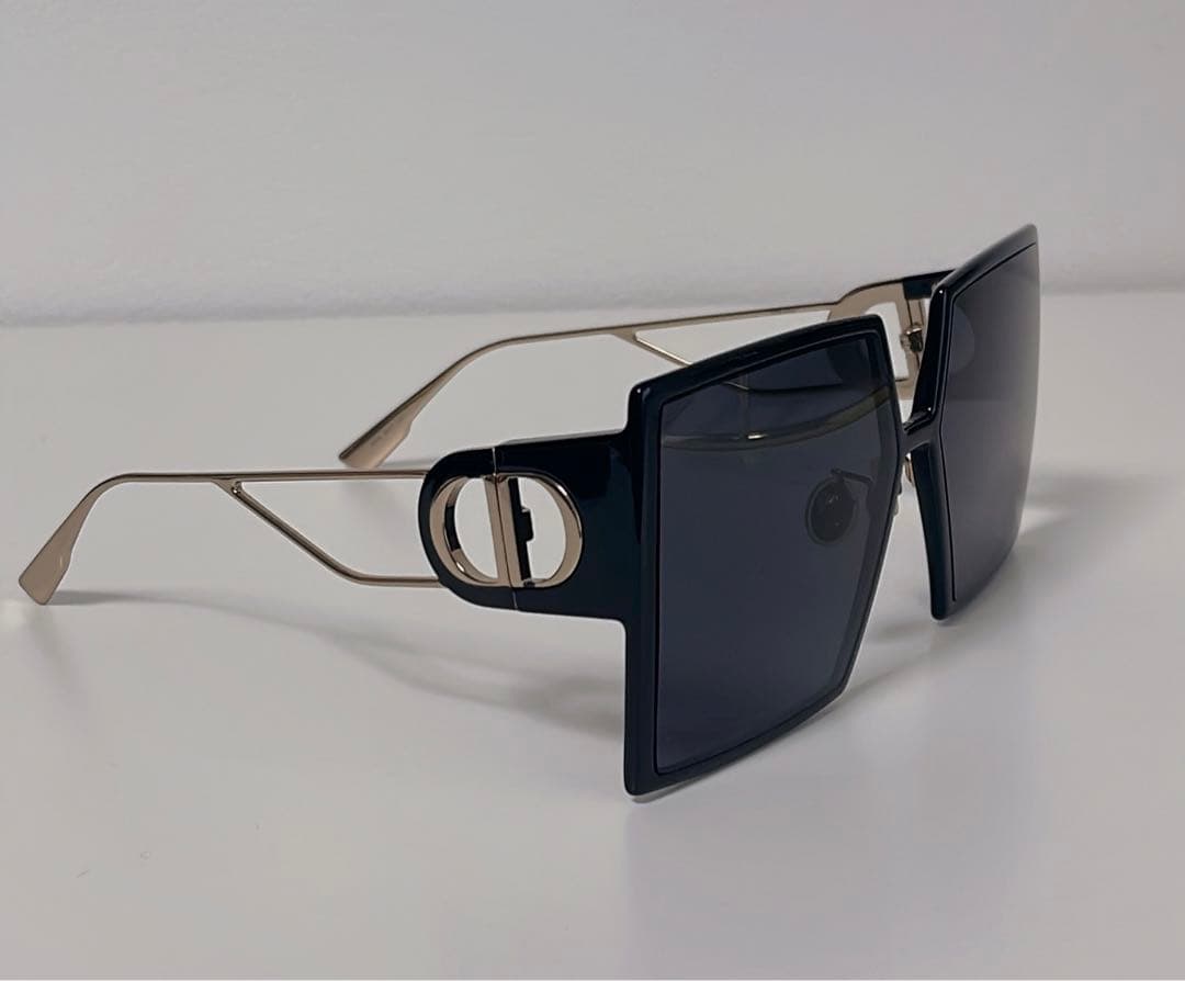 diorスクエアロゴブラックサングラス