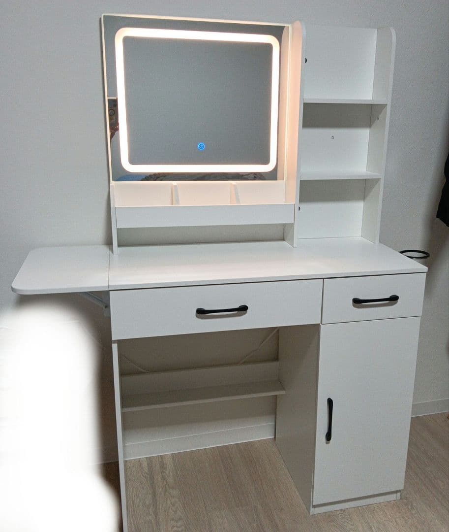 【美品】ドレッサー　ホワイト 【完成品】スツール別【現場画像4枚目】