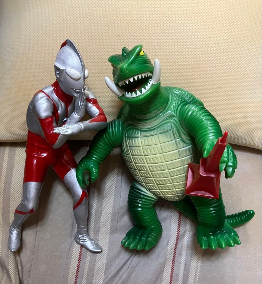 海洋堂めがソフビウルトラマンとジャイアントガメラセット