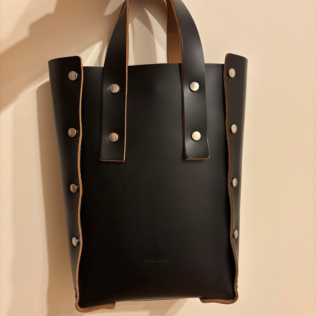 Hender Scheme ブラックレザートートバッグ　Sサイズ