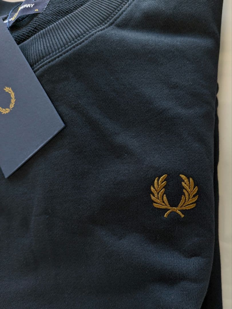 未使用 FRED PERRY スウェット トレーナー ネイビー Lサイズ
