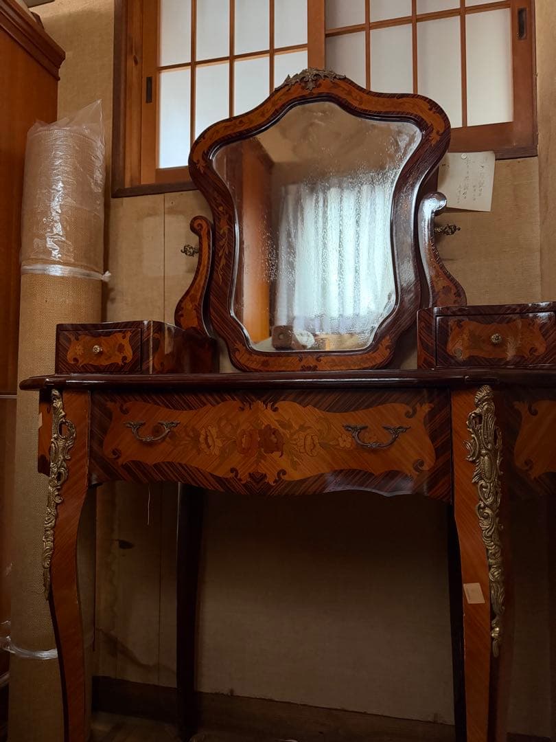 ビクトリアンスタイル ドレッシングテーブルドレッサー