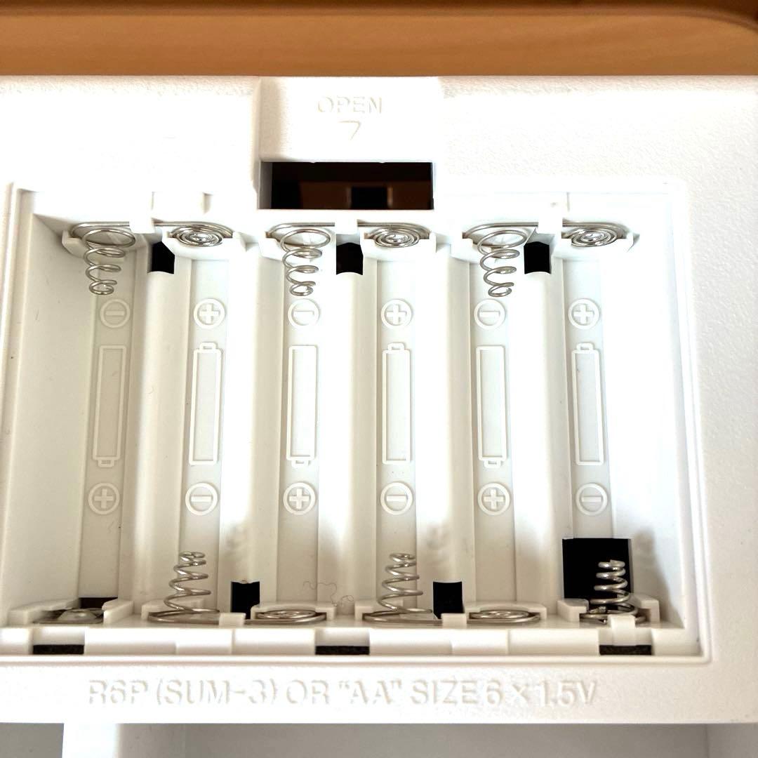 【良品】CASIO電子ピアノLK-121 61鍵 光ナビゲーション電子キーボード